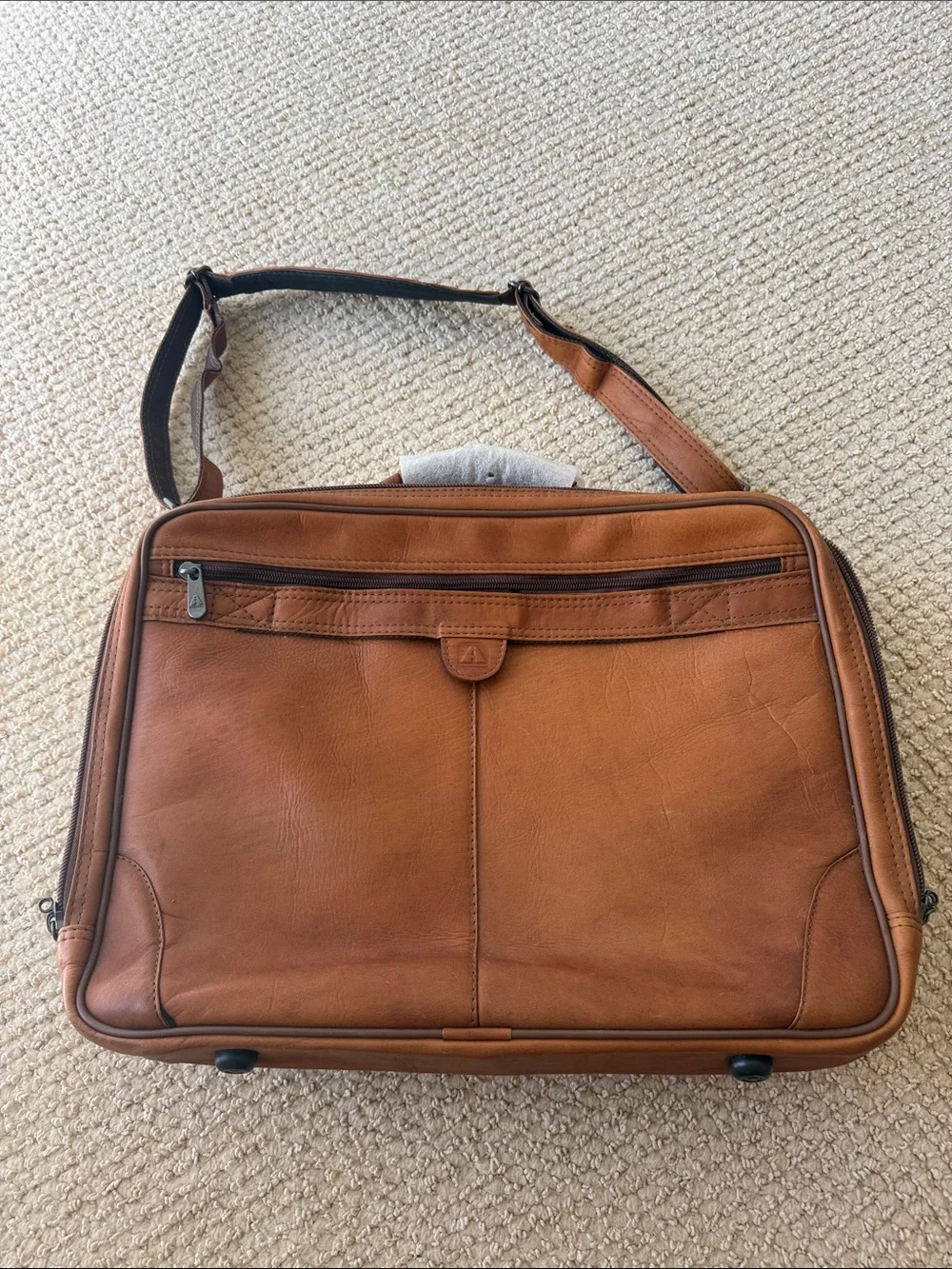 Avenues Men's Leather Messenger Bag in Brown Leather